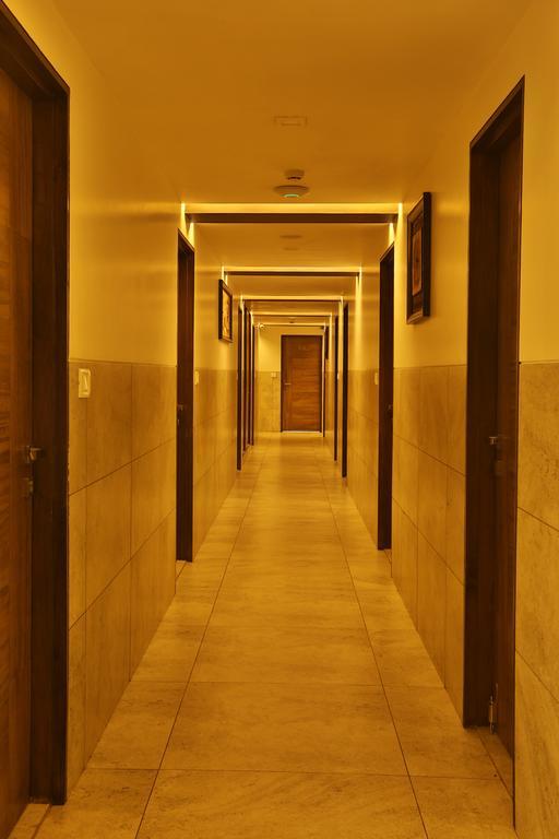 Hotel Kabir Ахмедабад Екстериор снимка