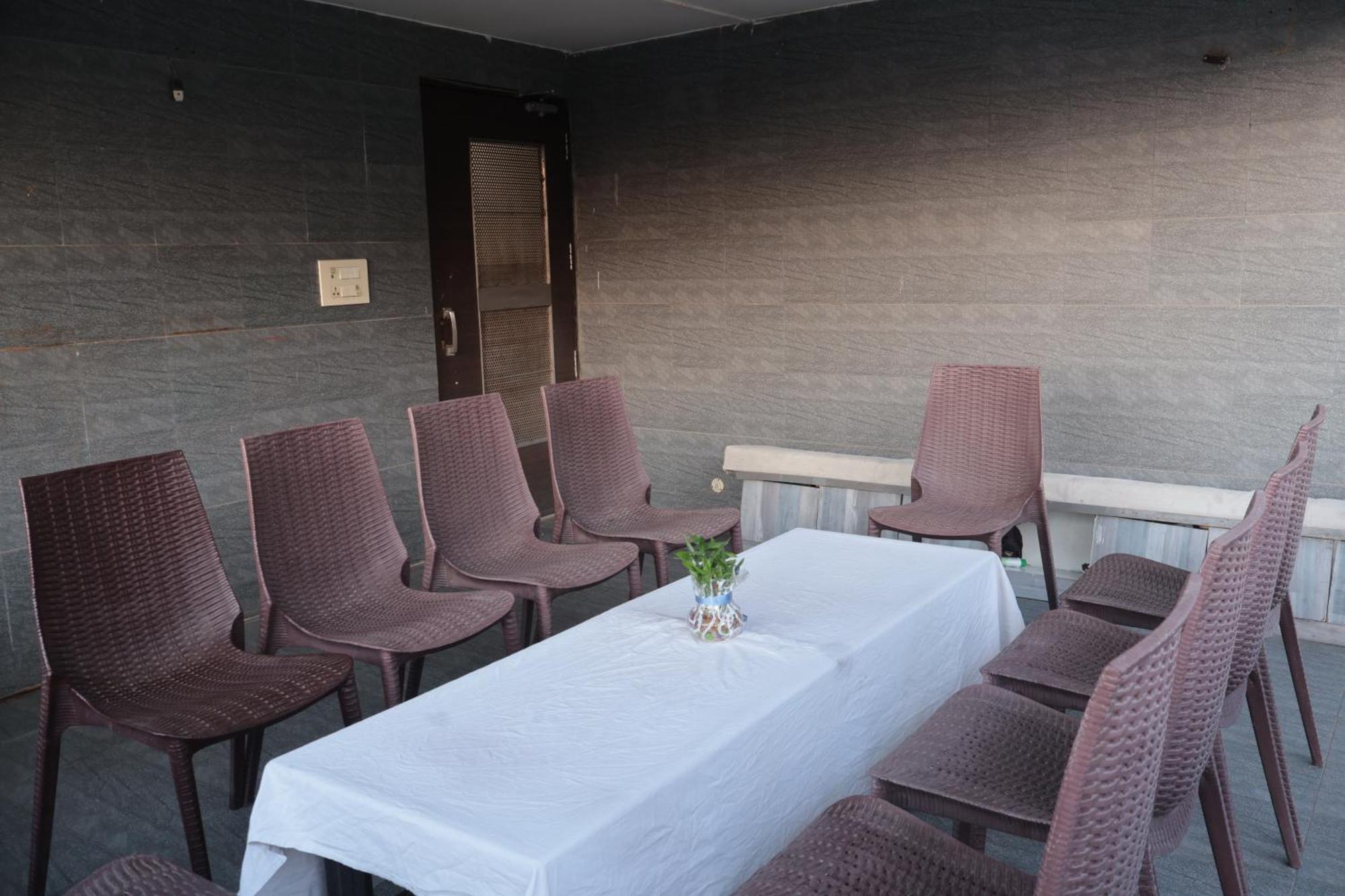 Hotel Kabir Ахмедабад Екстериор снимка