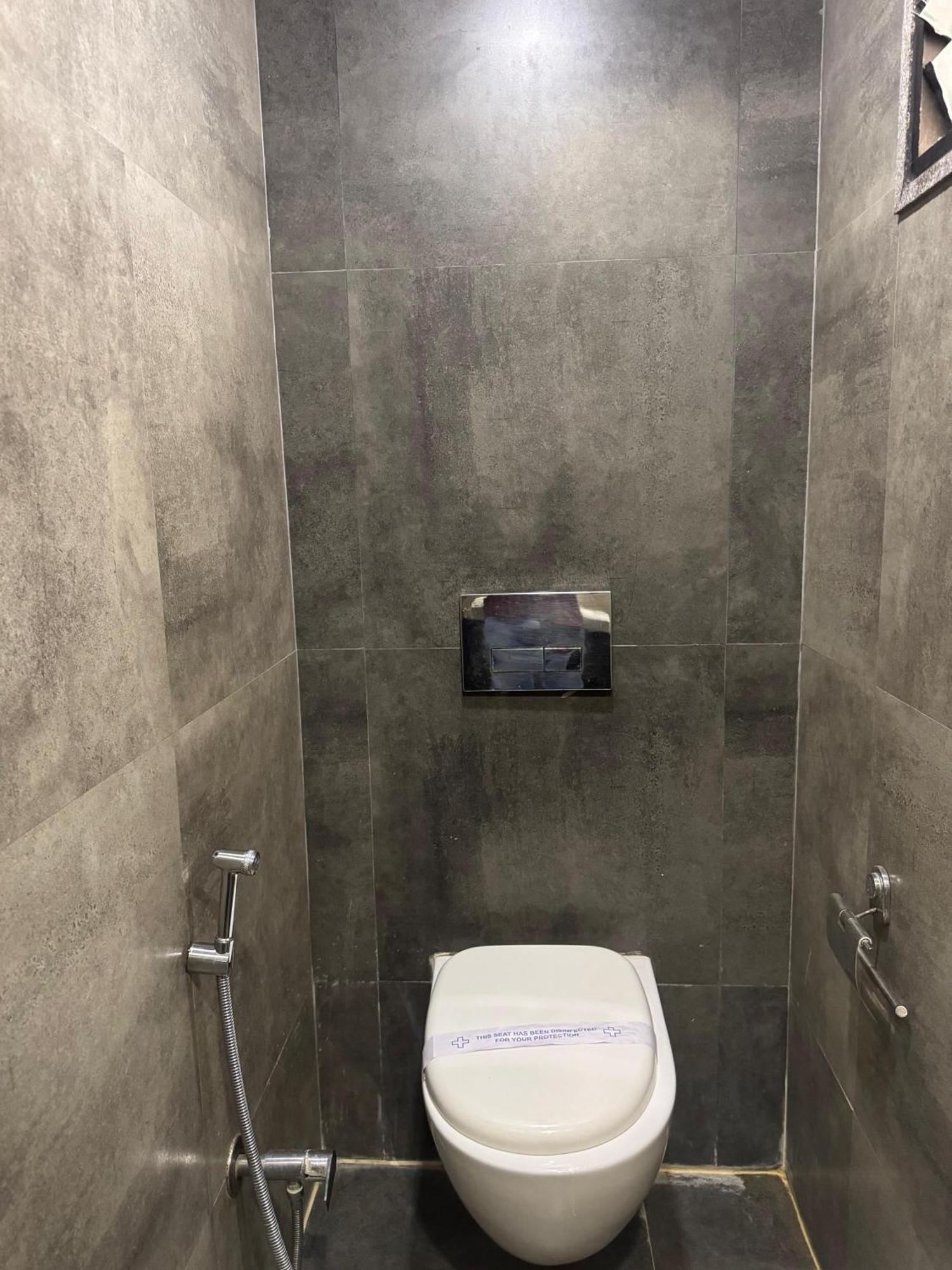 Hotel Kabir Ахмедабад Екстериор снимка
